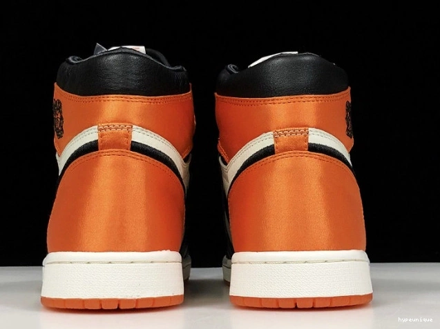 HYPE Jordan AV3725-010 Air 1 Shattered Womens Backboard Satin Retro 0812